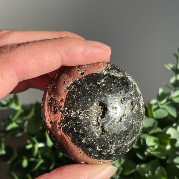 Pyrite Sphere - Picture 15 of 16